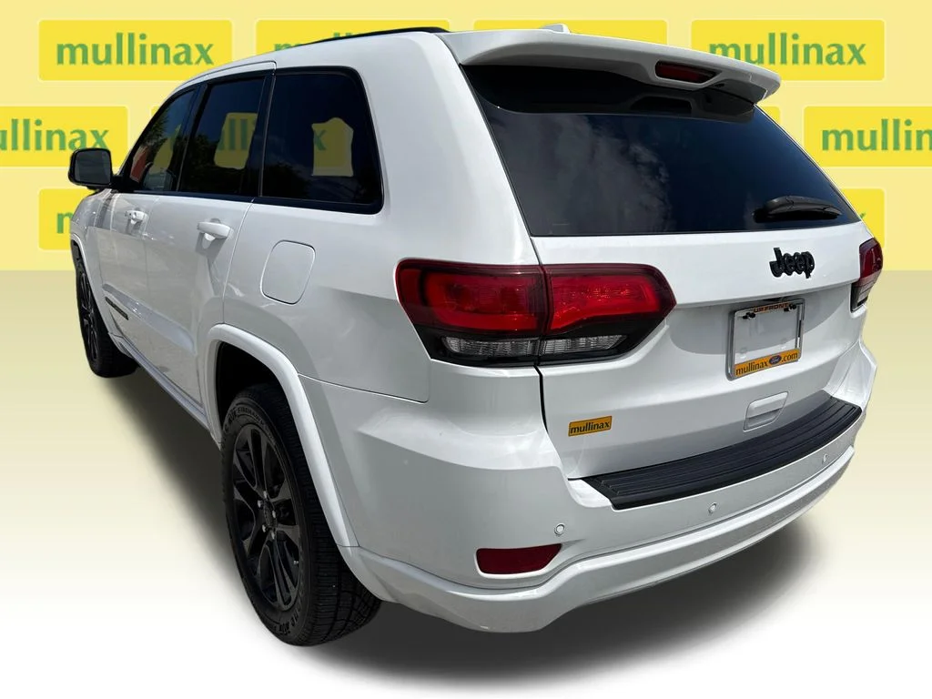 Certified Used 2021 White Jeep Laredo X image 8