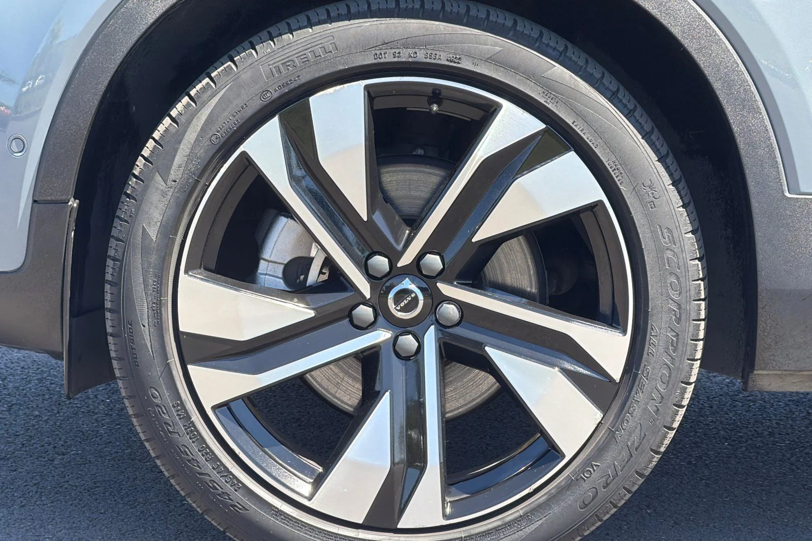 Used 2023 Gray Volvo Ultimate image 31