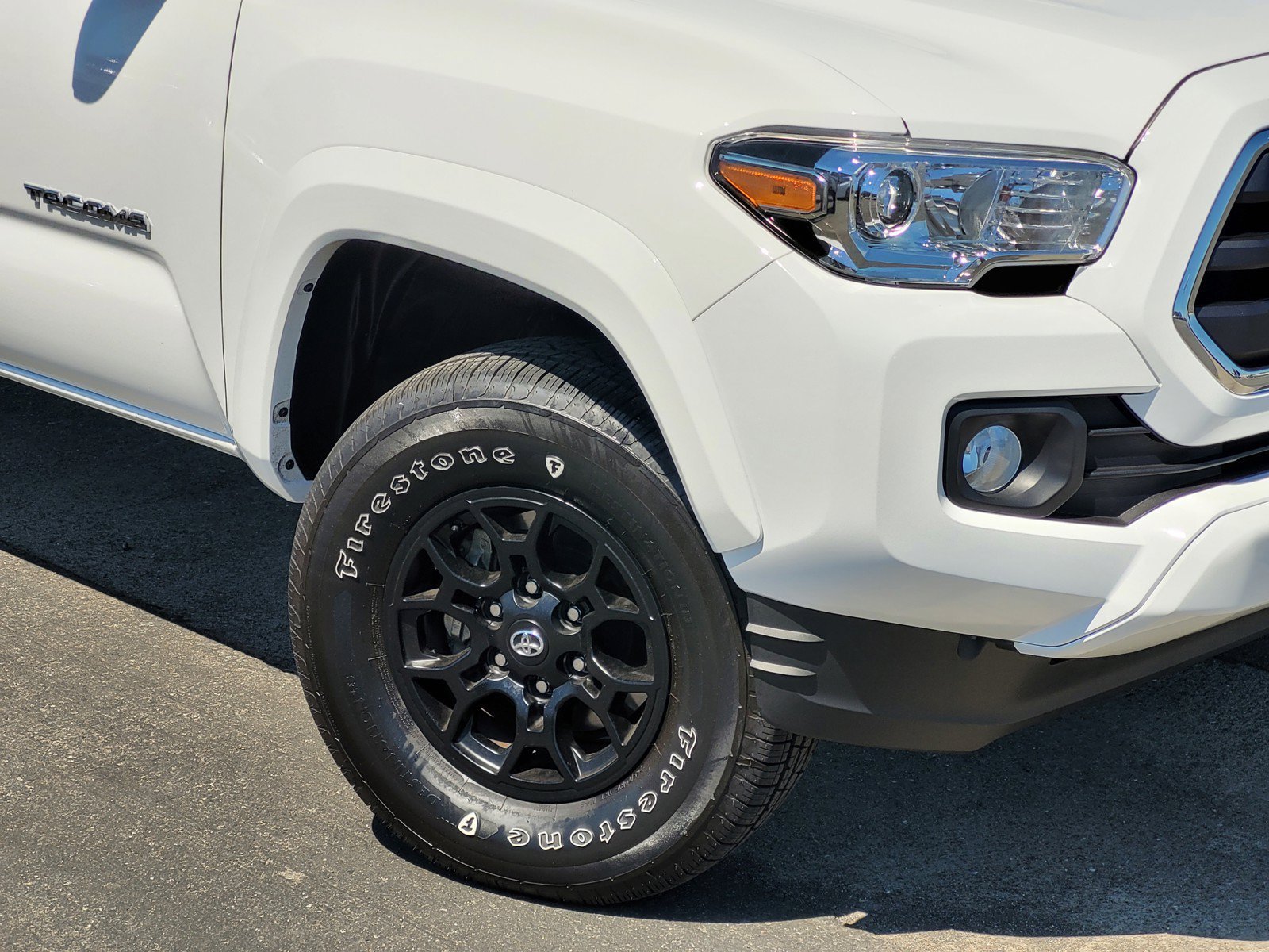 Used 2019 White Toyota  image 9