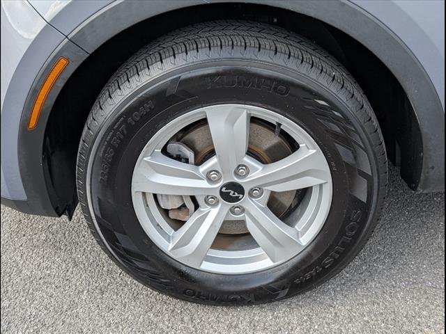 2023 Kia Sorento LX - Photo 26