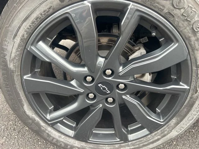 Used 2022 Blue Glow Metallic Chevrolet RS image 9
