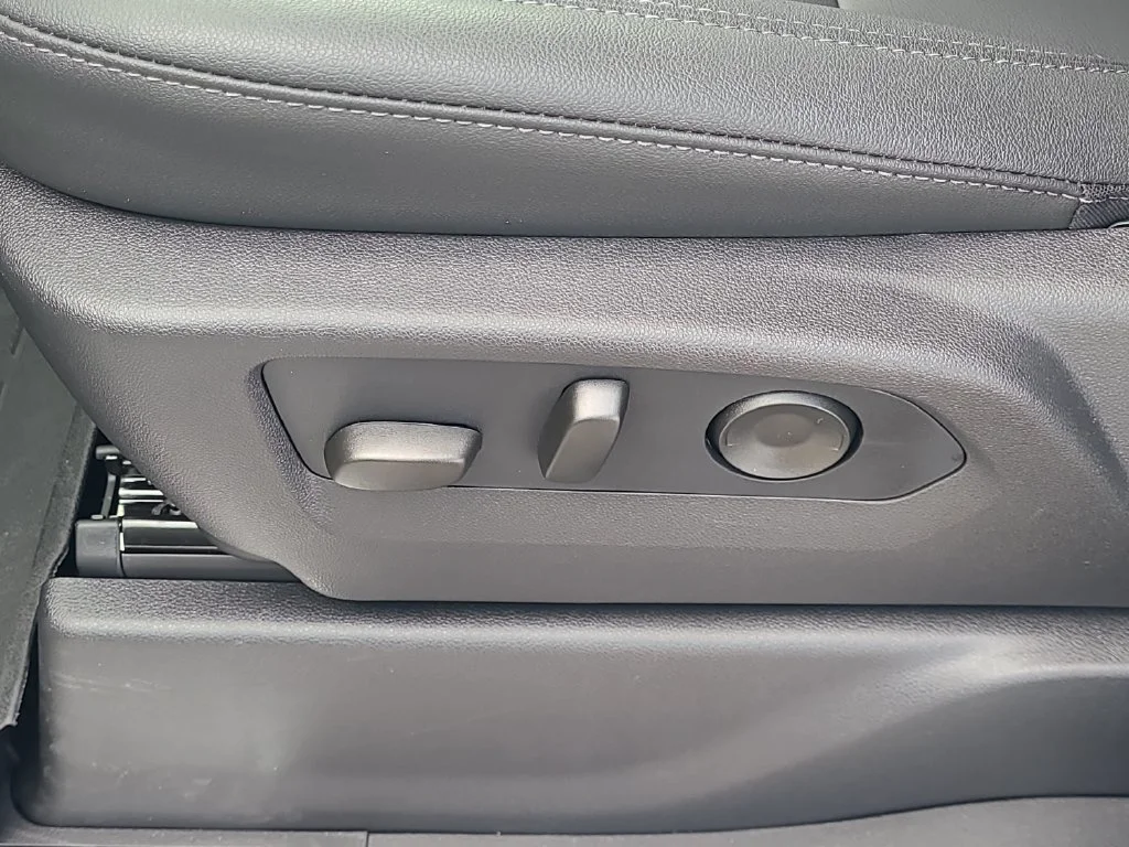 New 2026 Summit White GMC Elevation image 16