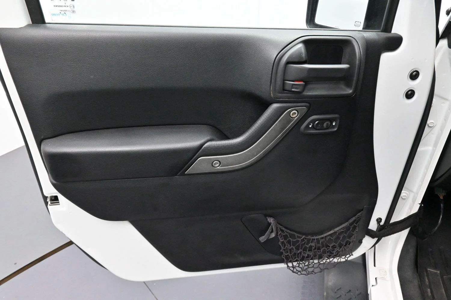Used 2015 Bright White Clearcoat Jeep Sport image 11