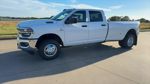 New 2026 Bright White Clear-Coat Exterior Paint RAM Tradesman image 5