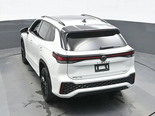 2026 Volkswagen Tiguan SE R-LINE BLACK - Photo 10