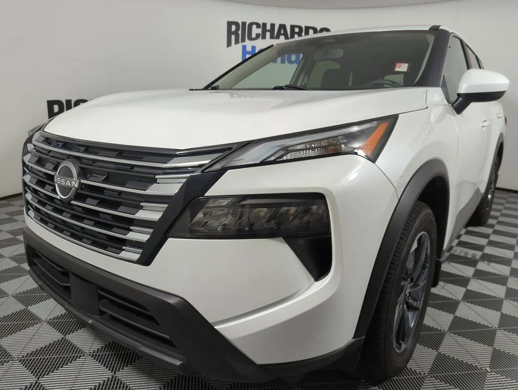 2024 Nissan Rogue SV FWD's photo