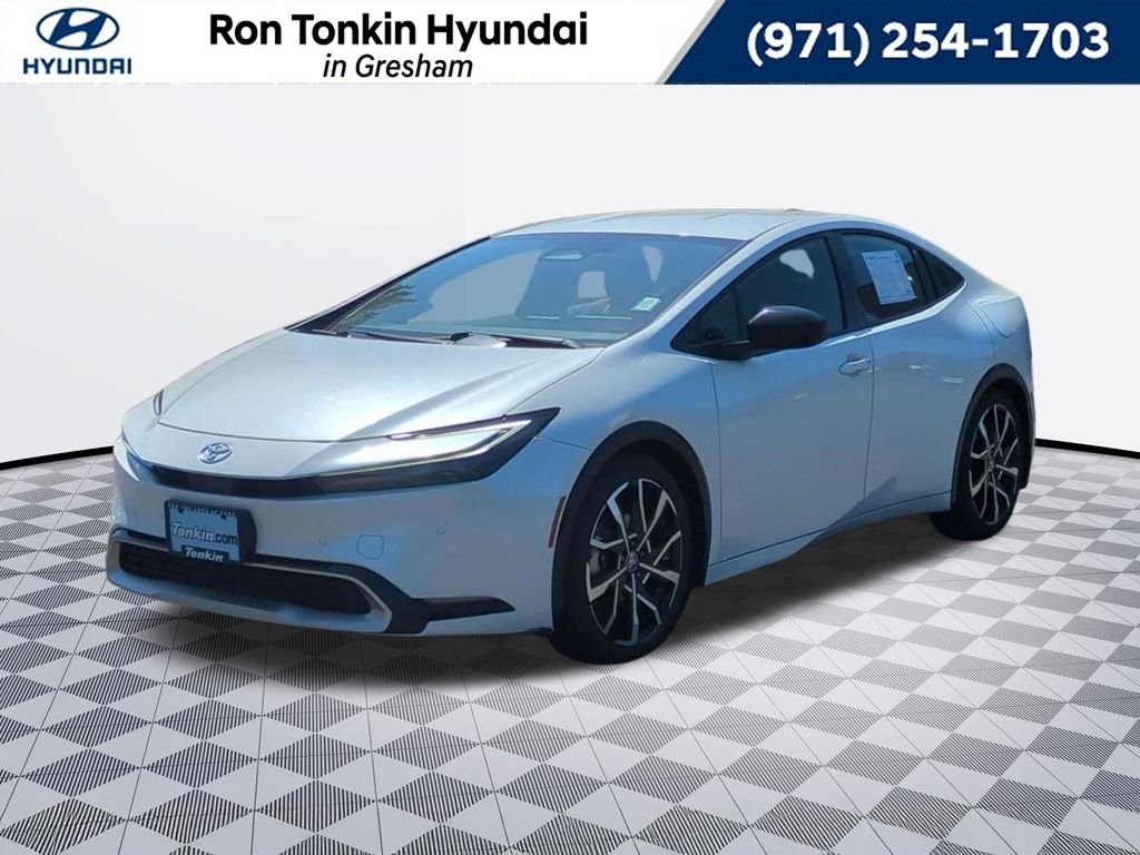 2024 Toyota Prius Prime XSE's photo