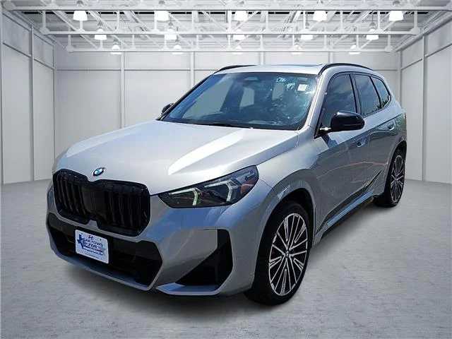 Used 2025 Space Silver Metallic BMW xDrive28i All-Wheel Drive Sports Activity Vehicle image 1
