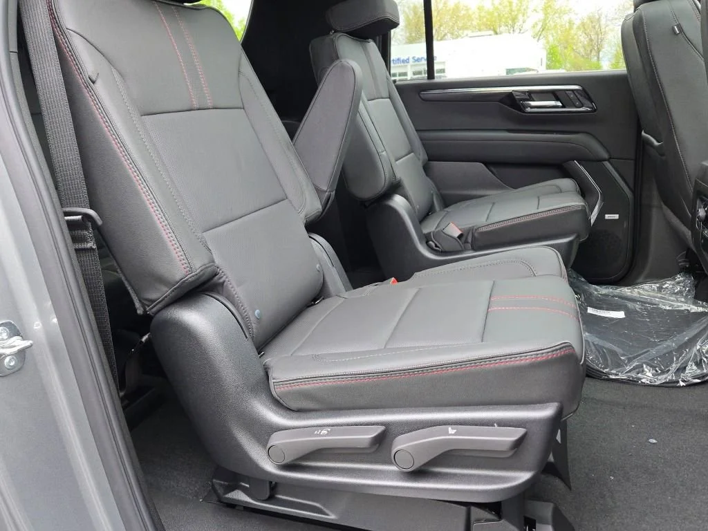 2026 Chevrolet Suburban RST - Photo 10