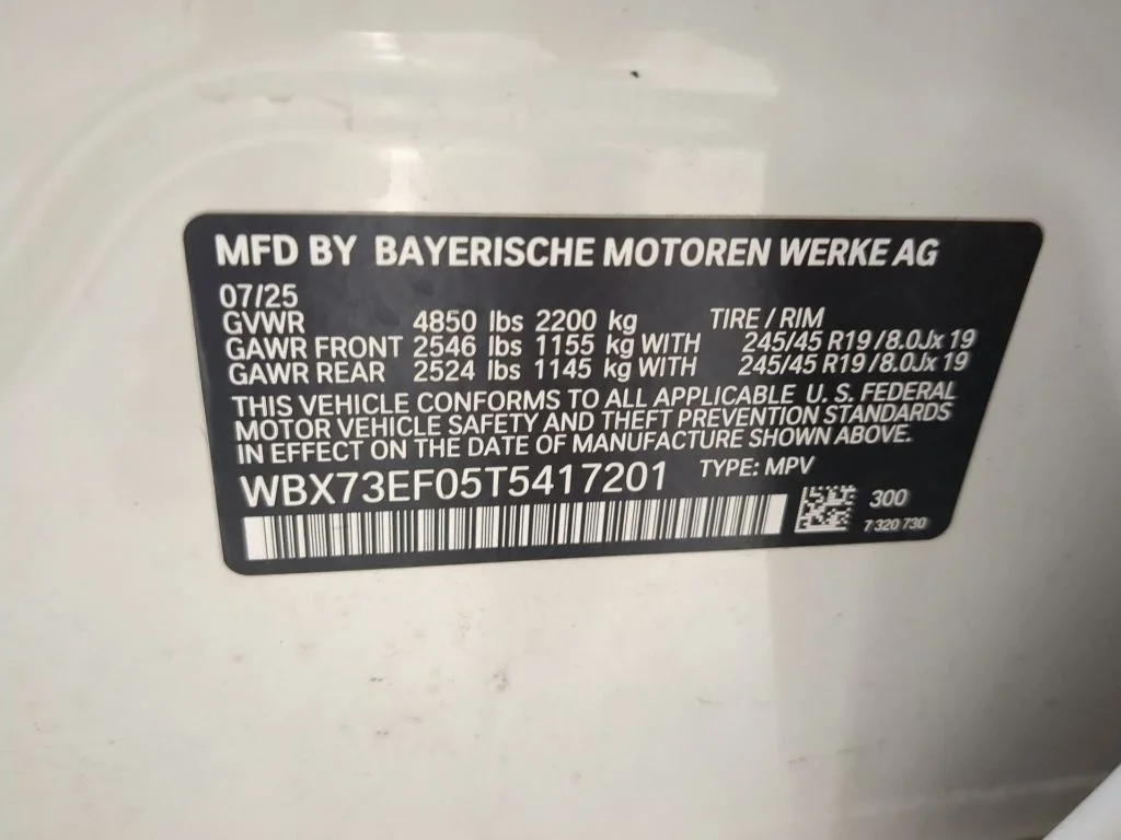 Used 2026 White BMW xDrive28i image 19