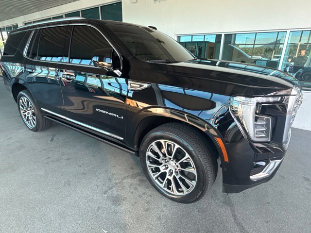 Used 2025 Onyx Black GMC Denali image 3