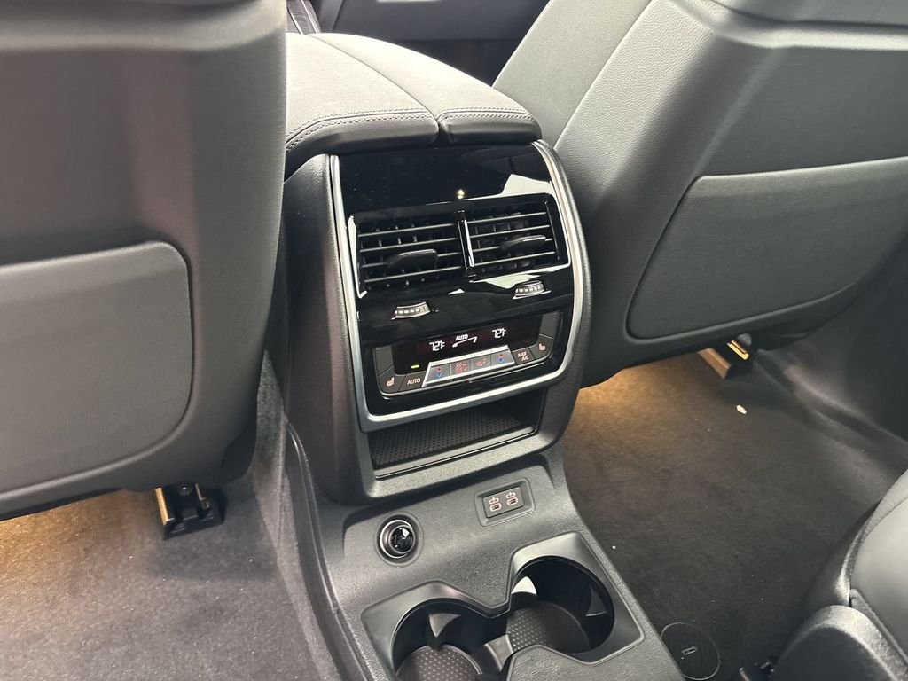 New 2027 Mineral White Metallic BMW xDrive40i image 20