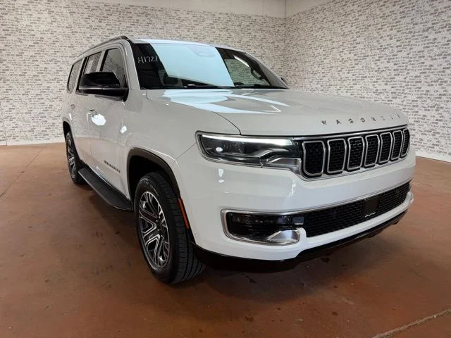 Used 2025 Bright White Clearcoat Jeep Base image 7