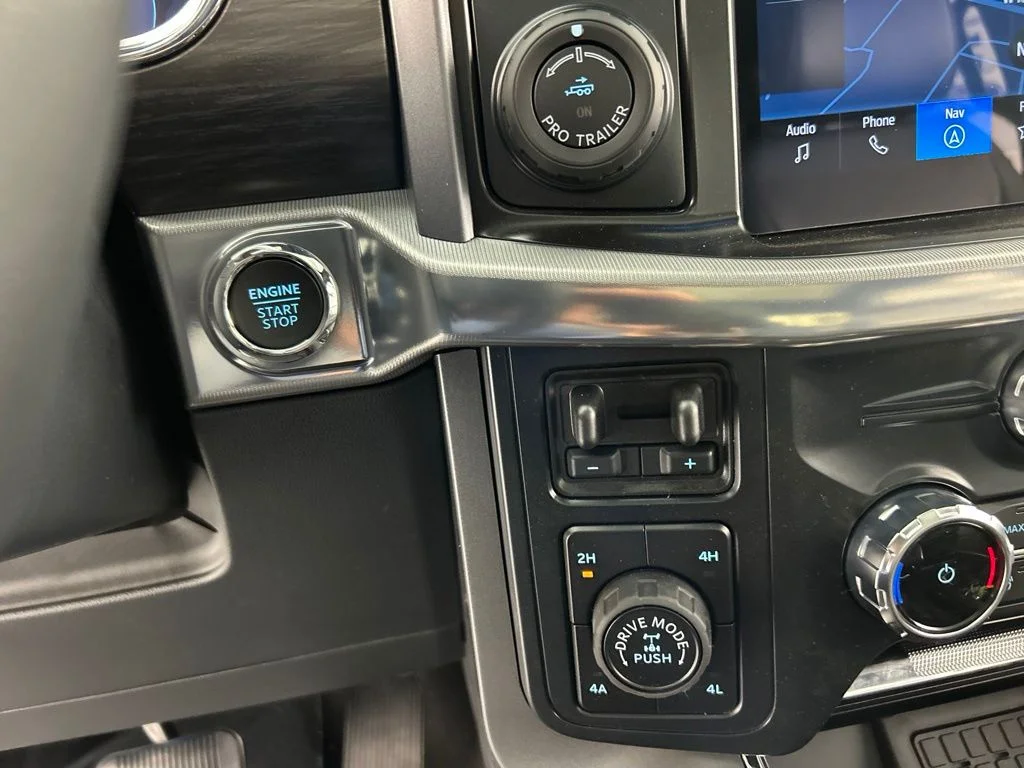 New 2026 Iconic Silver Metallic Ford Lariat image 23
