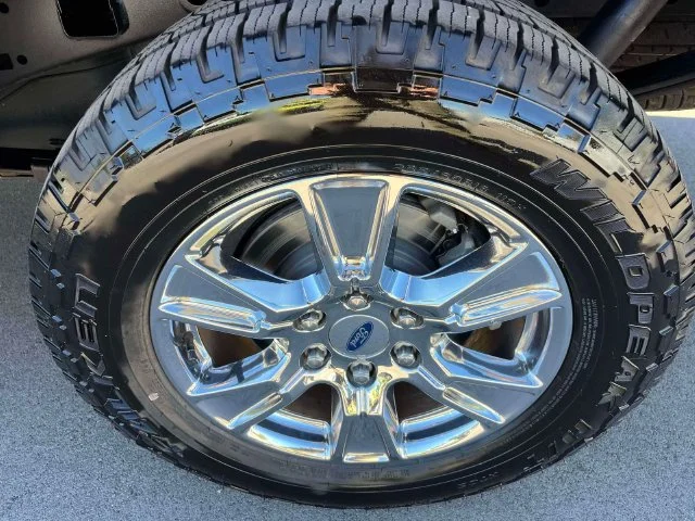 Used 2015 Blue Ford XLT image 11