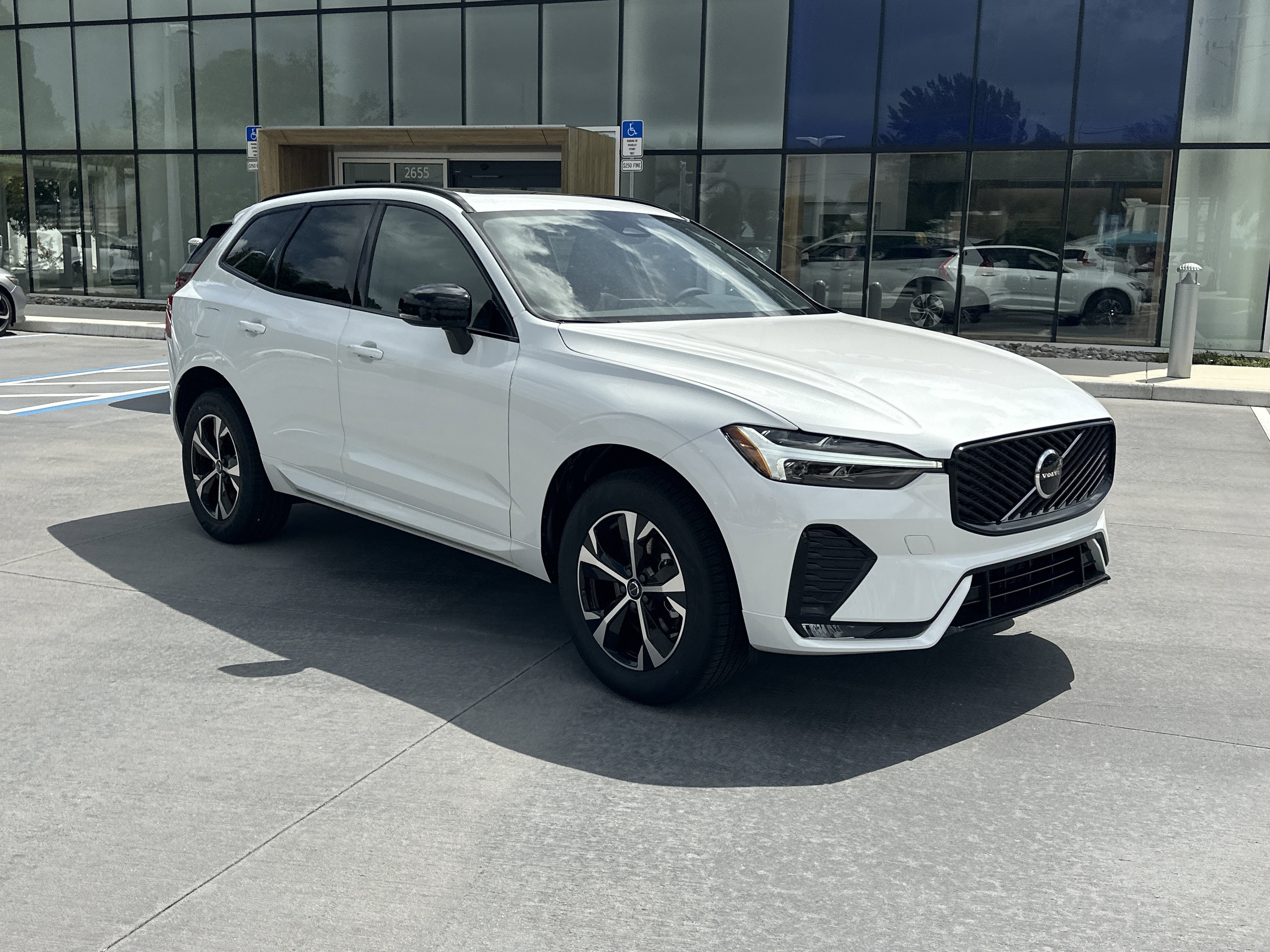 New 2026 Crystal White Volvo Core image 5