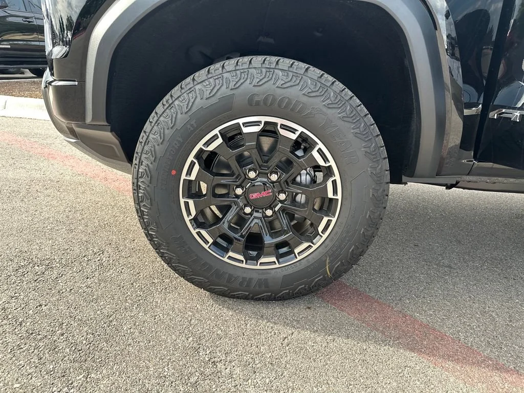 2026 GMC Canyon AT4 - Photo 29