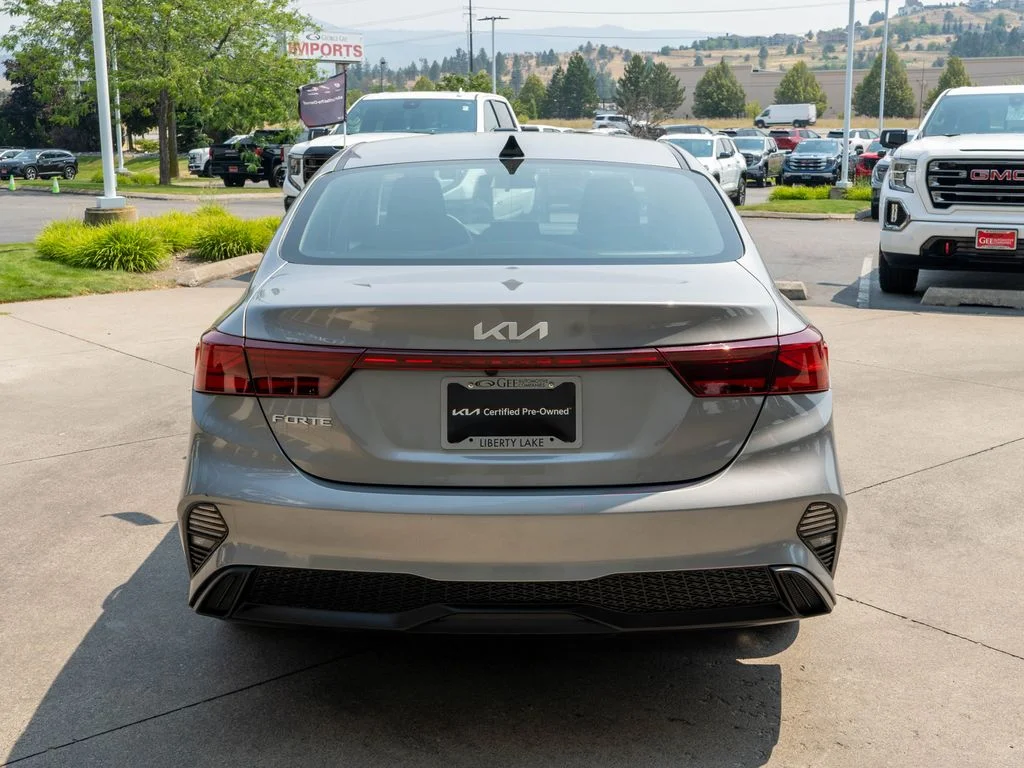 Used 2023 Gray Kia LXS image 6