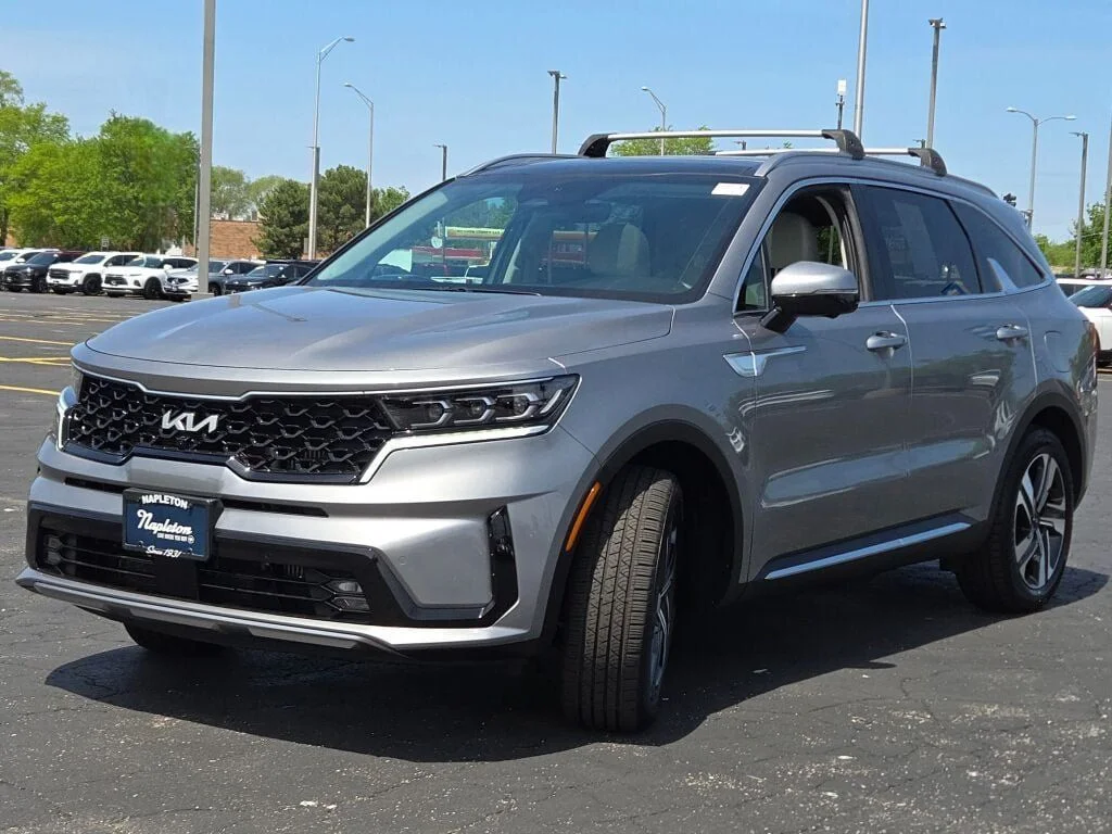 Used 2023 Gray Kia SX Prestige image 4