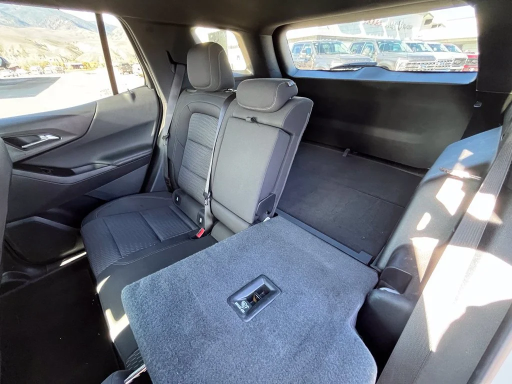 Used 2026 Summit White Chevrolet LT image 16