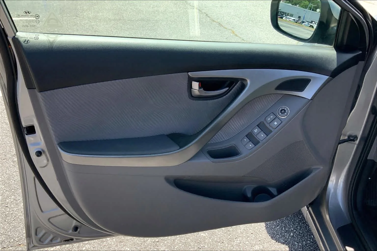 Used 2011 Titanium Gray Metallic Hyundai GLS image 19