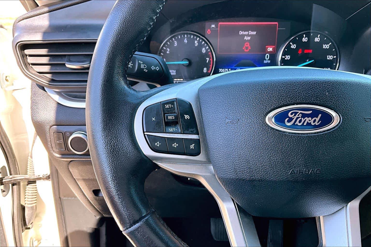 Used 2021 Star White Metallic Tri-Coat Ford XLT image 22