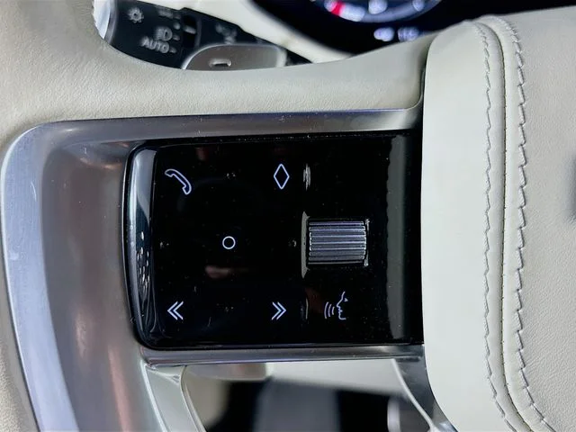 Certified Used 2023  Land Rover SE image 10