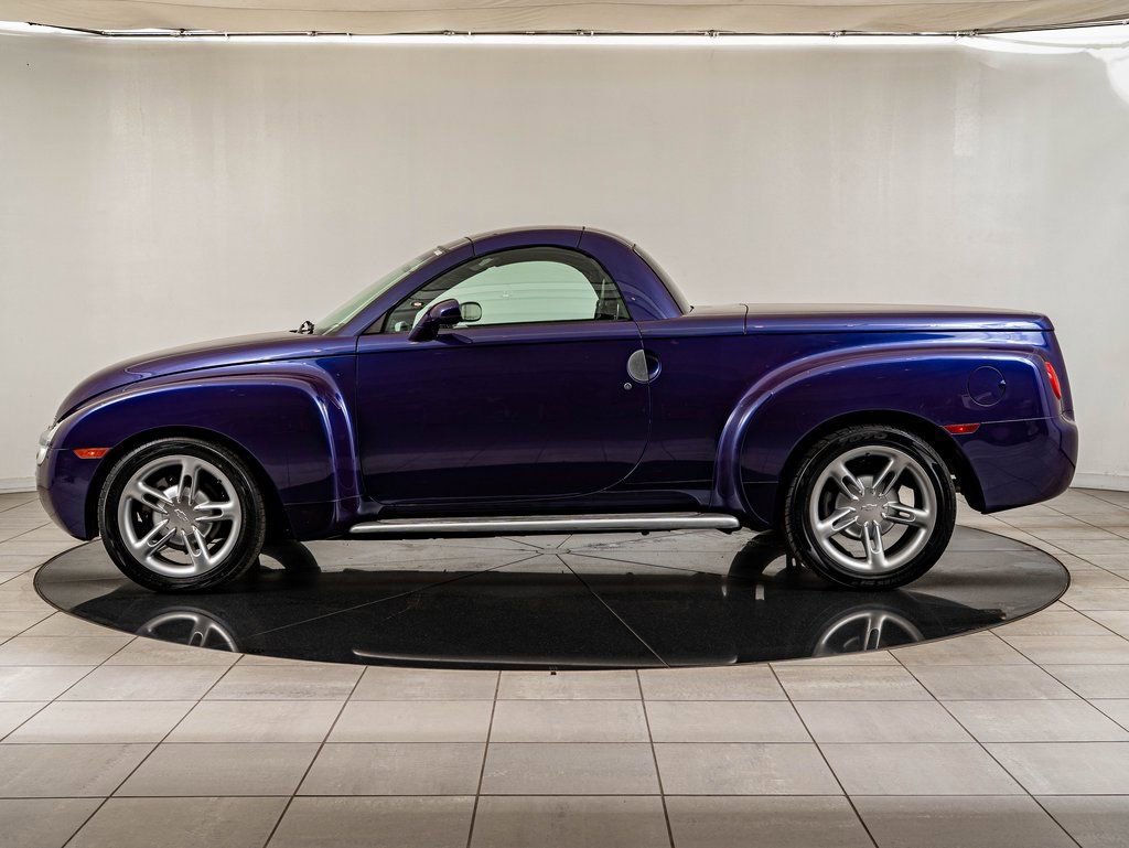Used 2004 Ultra Violet Metallic Chevrolet  image 5