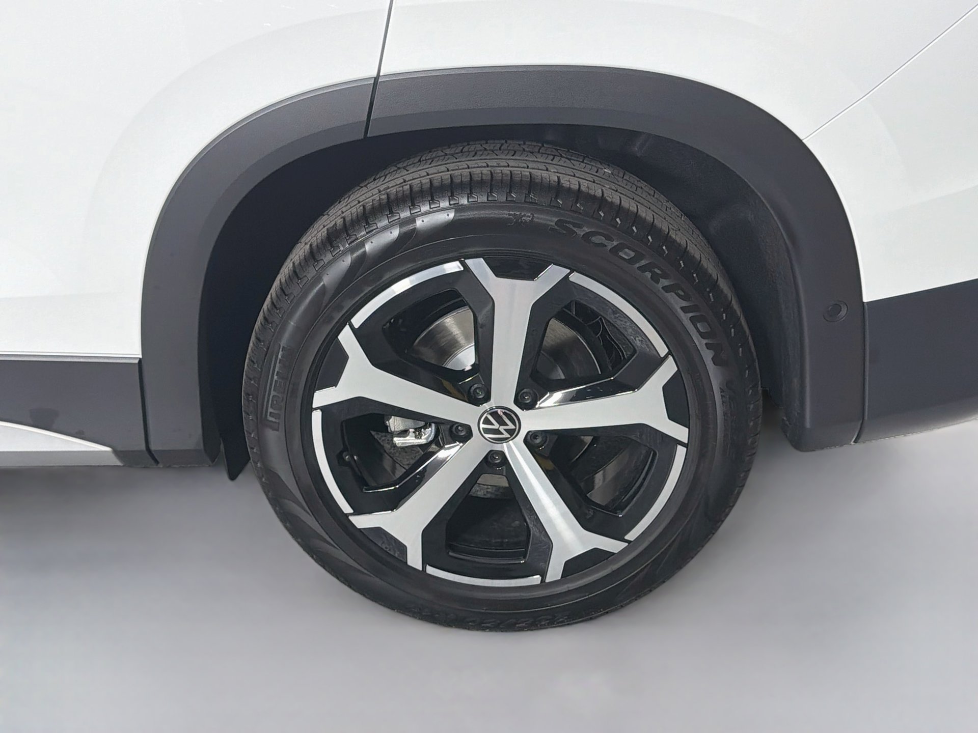 New 2026 White/off-white Volkswagen SE image 29