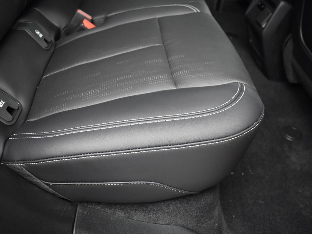 2026 CADILLAC OPTIQ - Image 33