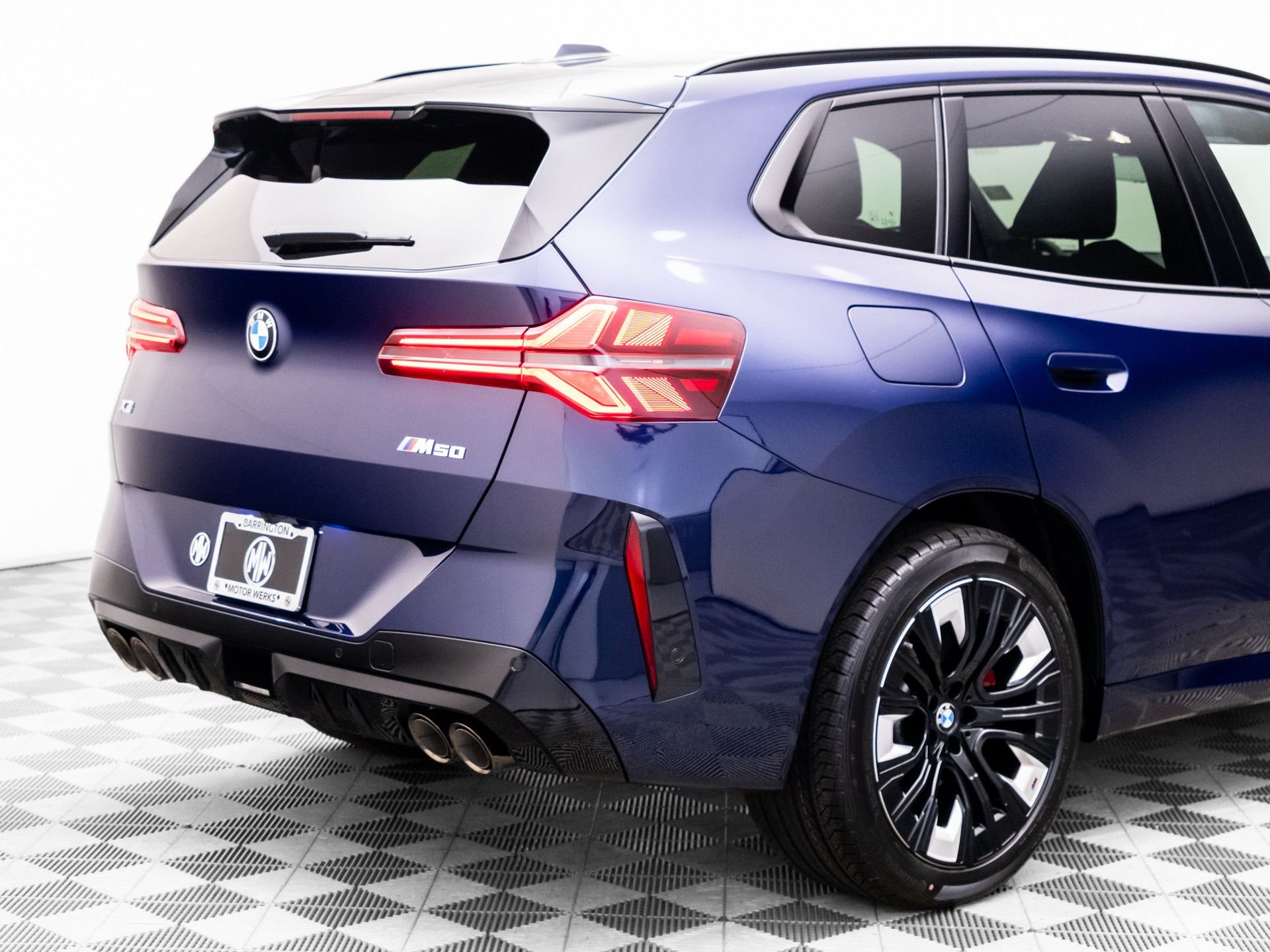 New 2026 Tanzanite Blue II Metallic BMW M50 xDrive image 33