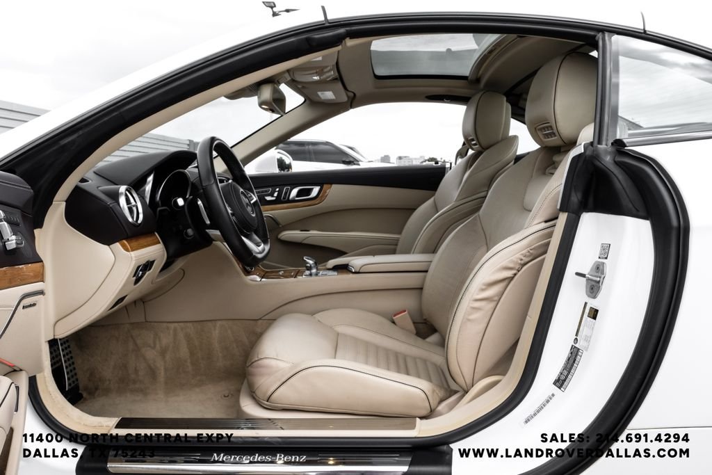 Used 2018 White Mercedes-Benz SL 550 image 41