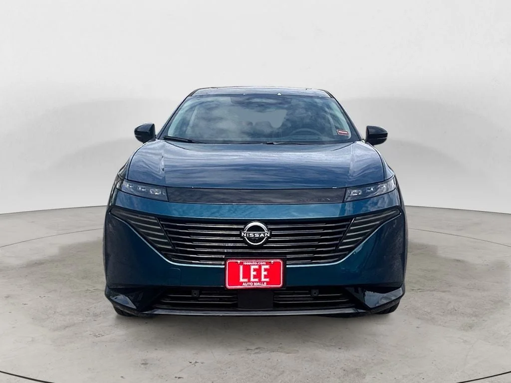 New 2026 Pearl Metallic Nissan Platinum image 8