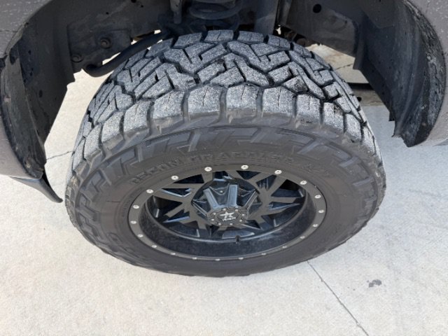 Used 2019 Diamond Black Crystal Pearlcoat Ram Laramie image 9