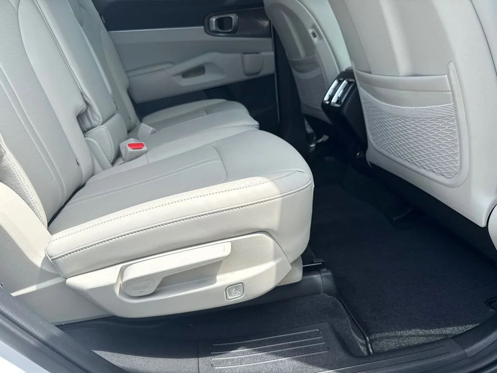 2025 Kia Sorento S - Photo 15