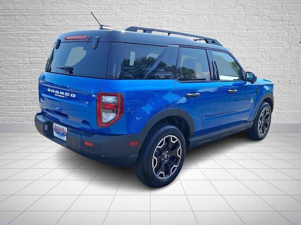 New 2026 Velocity Blue Metallic Ford Outer Banks® image 4