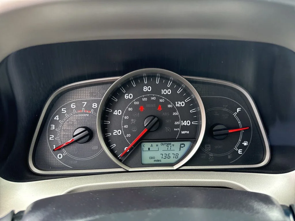 Used 2015 Blue Crush Metallic Toyota XLE image 18
