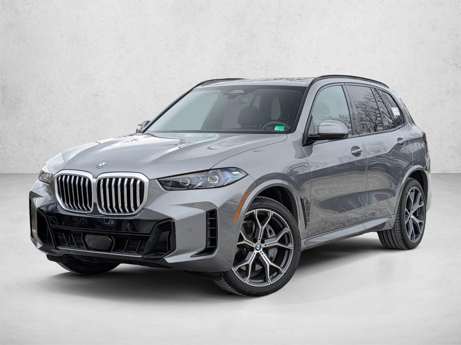 Used 2026 Skyscraper Grey Metallic BMW xDrive50e image 1