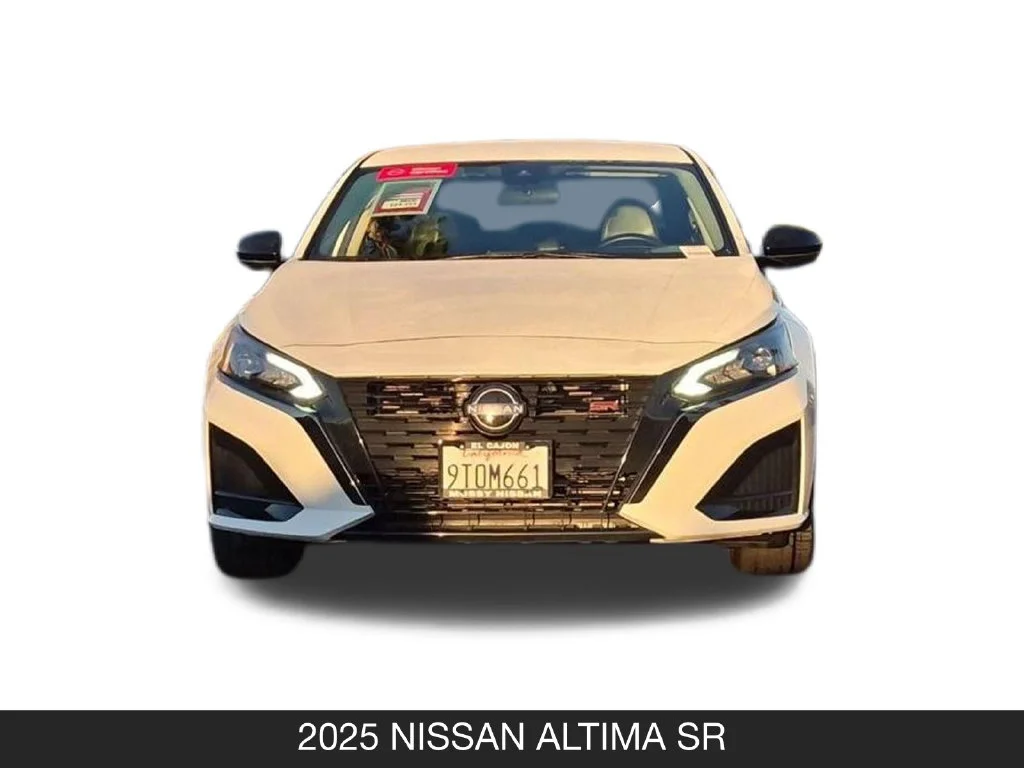 Used 2025 White Nissan 2.5 SR image 4