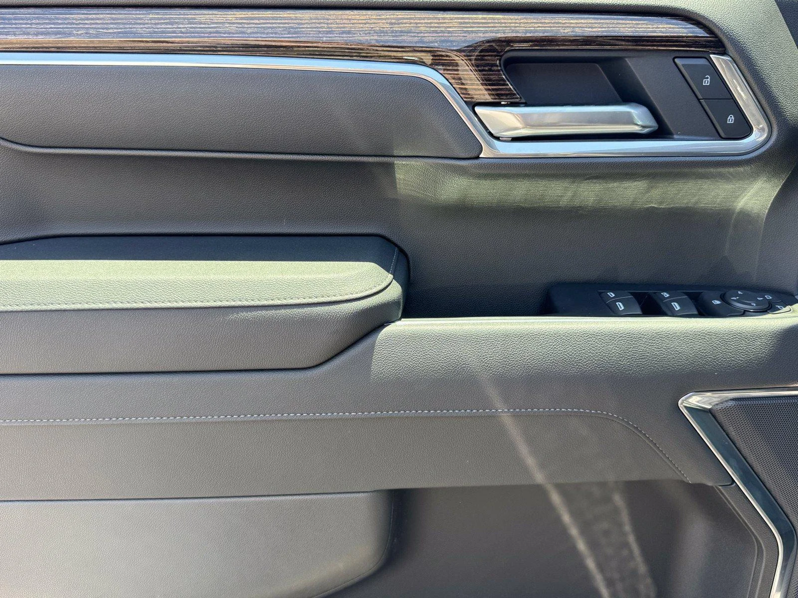 New 2026 Onyx Black GMC Elevation image 16