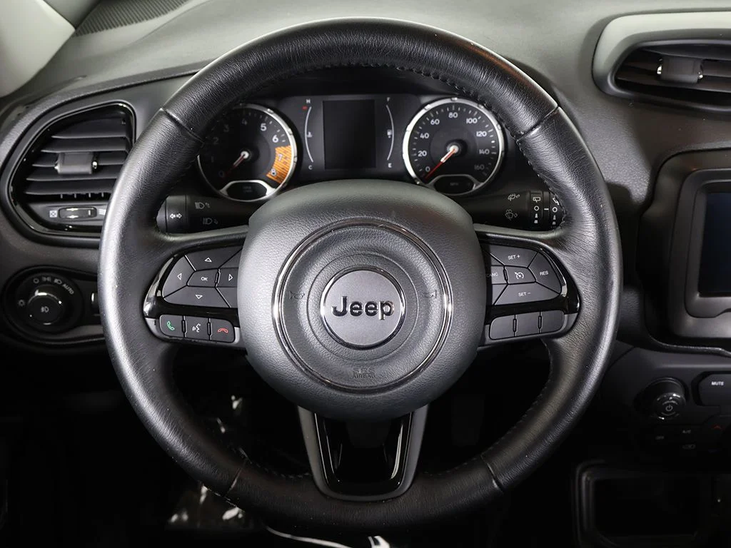 Used 2020 Red Jeep Latitude image 30