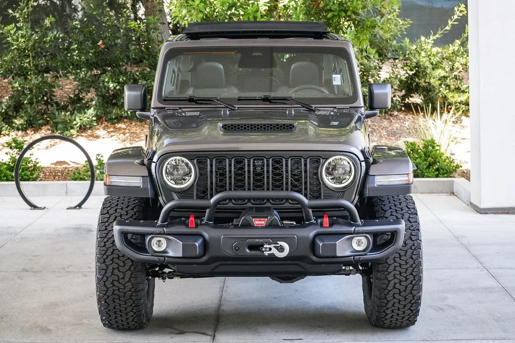New 2026 Granite Crystal Metallic Clear-Coat Exterior Paint Jeep Rubicon X image 2