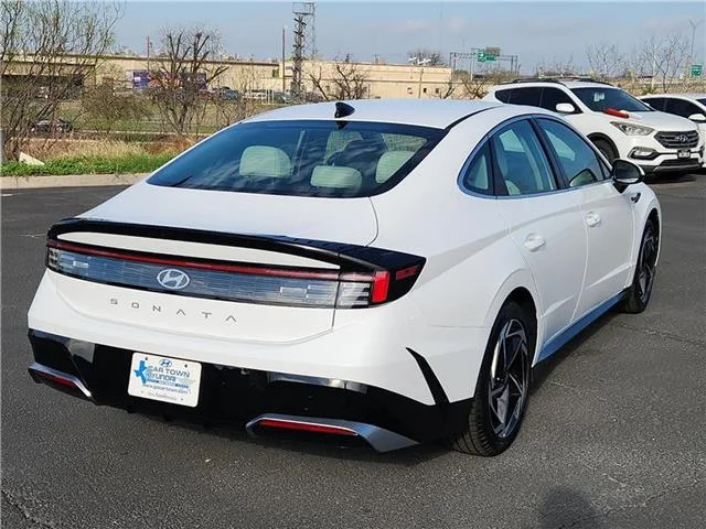 New 2026 Serenity White Hyundai SEL Sport image 4