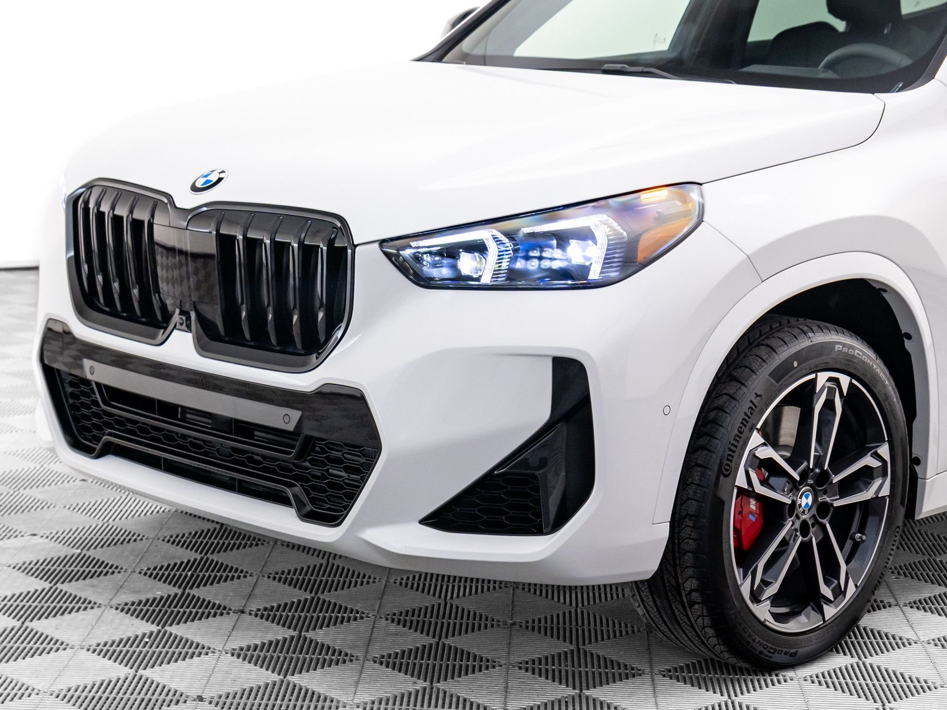 New 2026 Alpine White BMW xDrive28i image 36