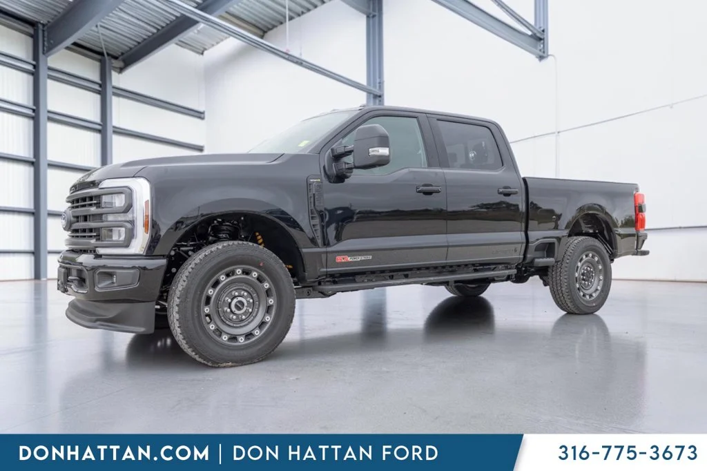 New 2027 Agate Black Metallic Ford F-250® XLT image 2