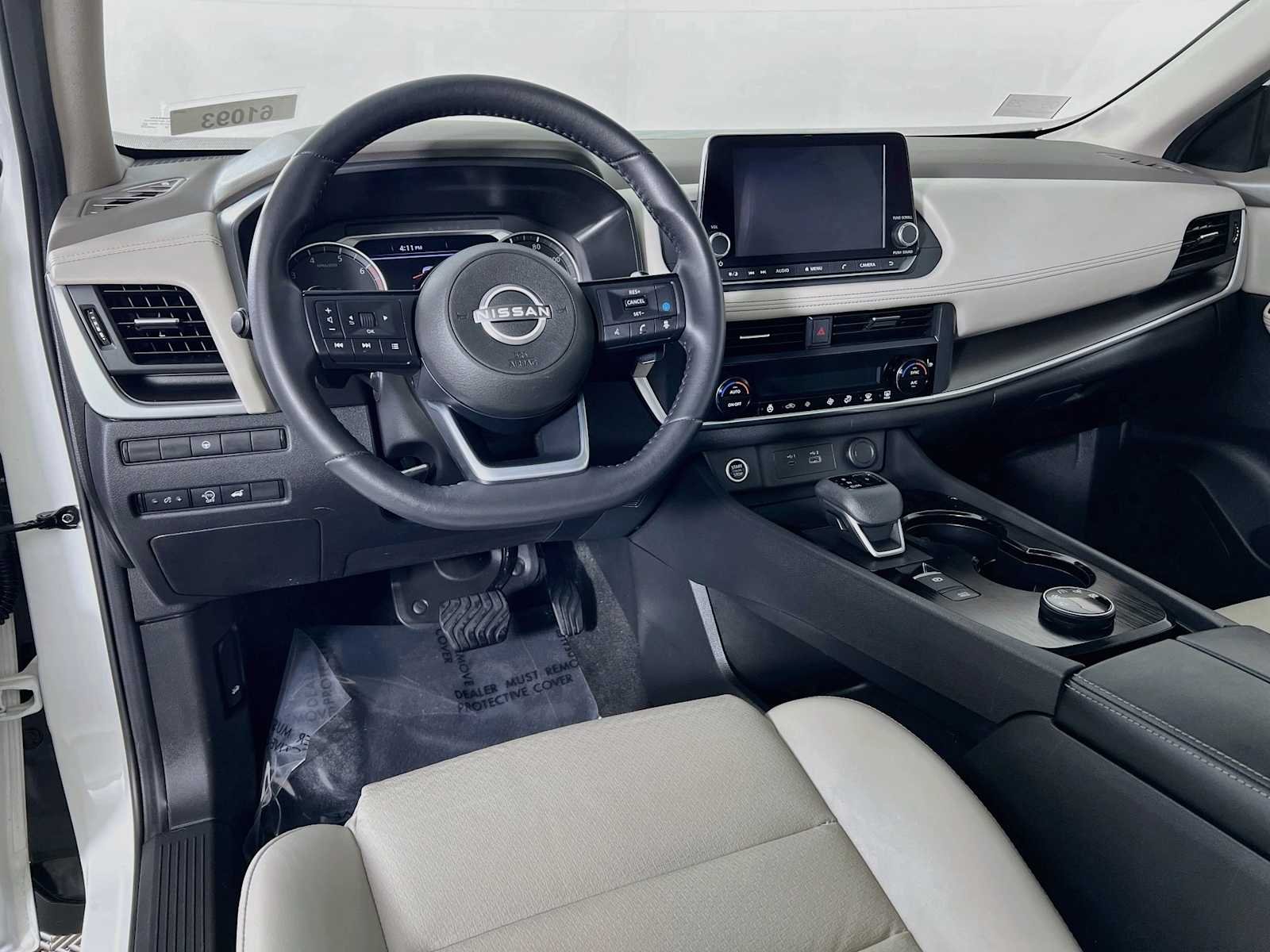 Used 2023 Pearl White Tricoat Nissan SV image 9