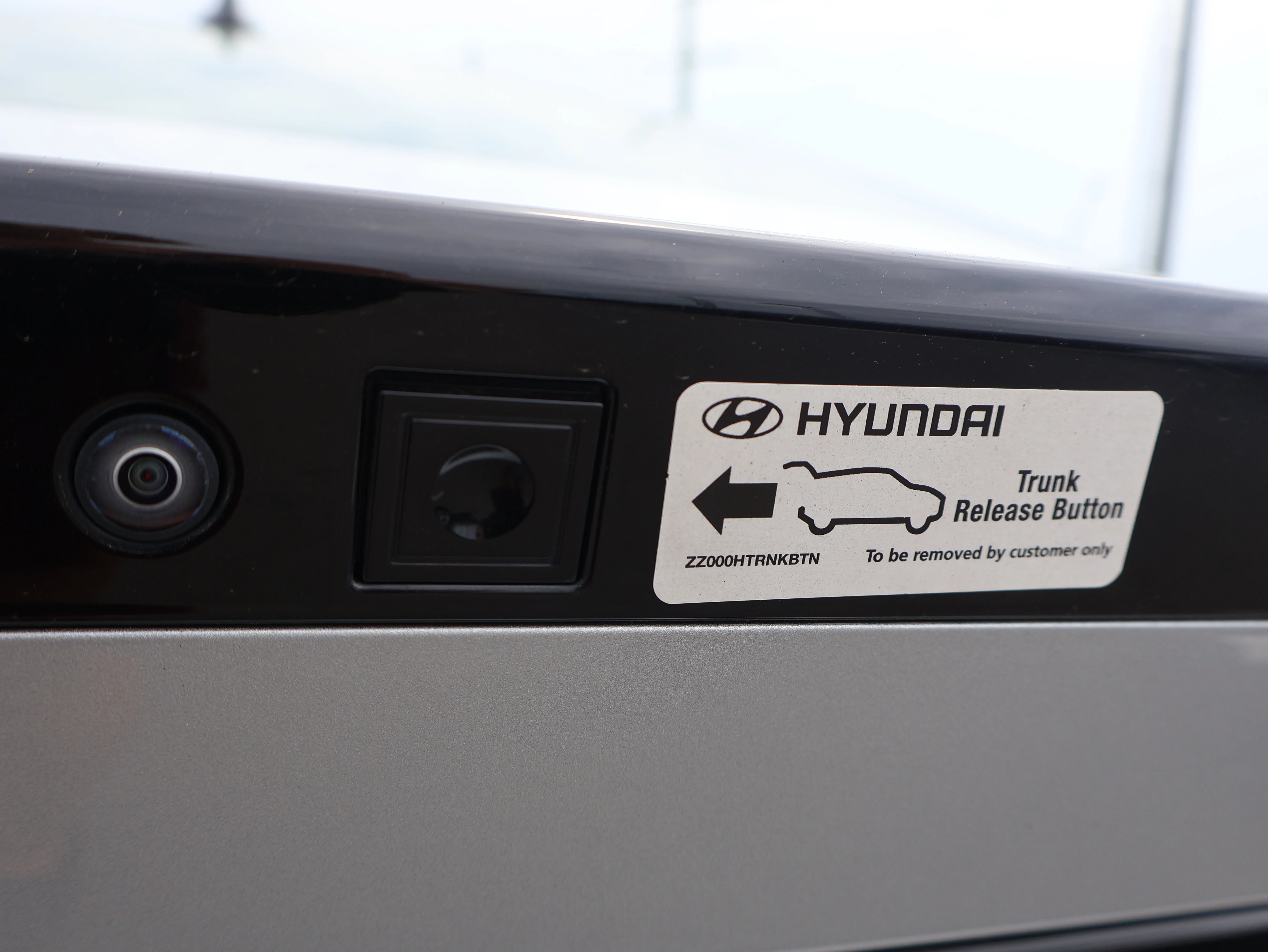 Used 2025 Aero Silver Hyundai SEL image 16
