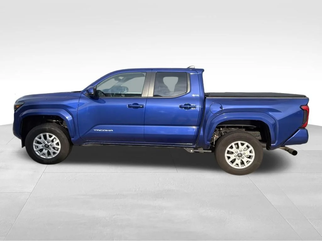 Used 2025 Blue Toyota SR5 image 14