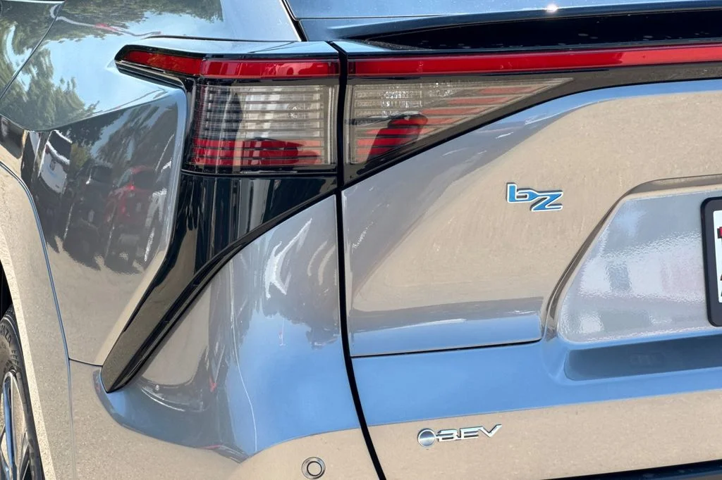 New 2026 Heavy Metal <sup>1</sup> Toyota  XLE image 36