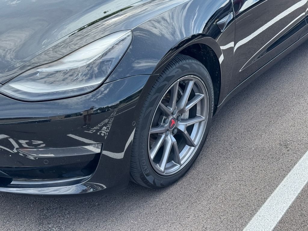 Used 2021 Black Tesla Long Range image 3